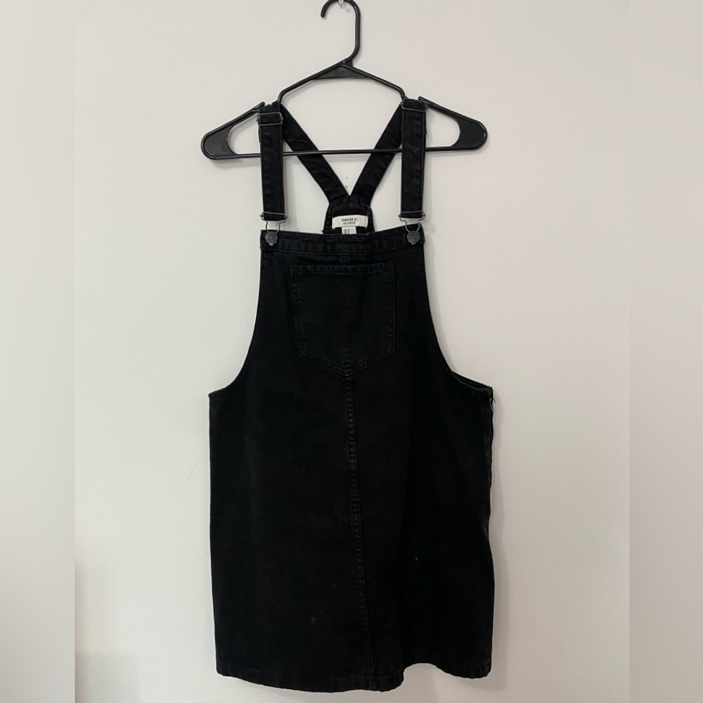 Black Overall Dress 🖤 - Picture 5 of 9